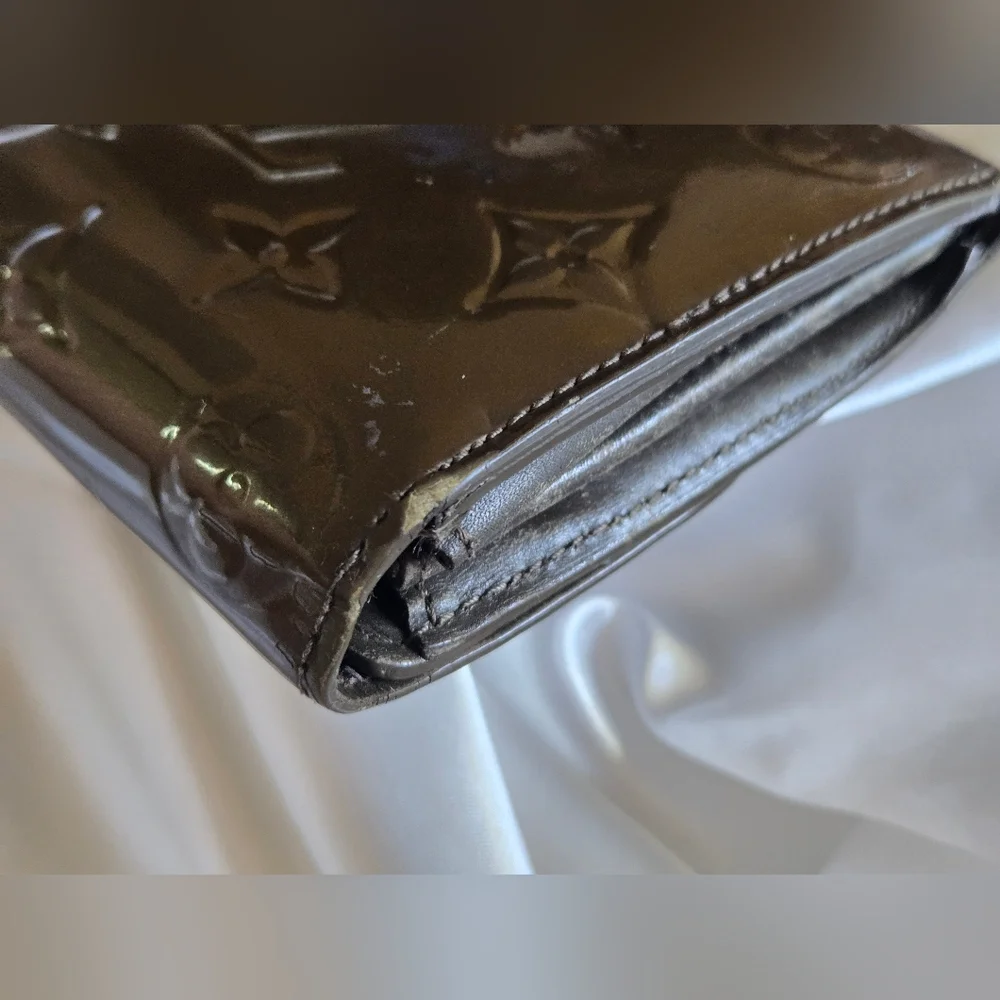 Louis Vuitton Olive Vernis Sarah Long Wallet - Picture 15 of 16